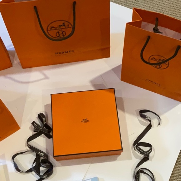 HERMÈS BUNDLE - Picture 8 of 12